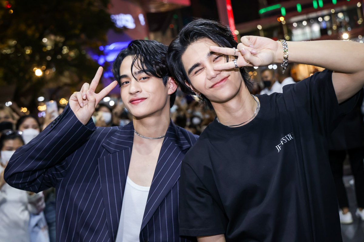 centralwOrld's tweet photo. อยากให้มี Jeff Barcode ที่เซ็นทรัลเวิลด์แบบนี้เรื่อย ๆ ☺️ ใจฟูแล้ววันนี้ ❤️
#JeffSatur #BarcodeTin
#JeffBarcodeWujuBakery #DearJeffCode #centralwOrld https://t.co/b20LxaX5AJ