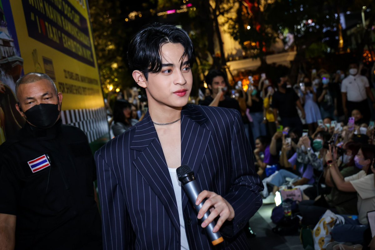 centralwOrld's tweet photo. อยากให้มี Jeff Barcode ที่เซ็นทรัลเวิลด์แบบนี้เรื่อย ๆ ☺️ ใจฟูแล้ววันนี้ ❤️
#JeffSatur #BarcodeTin
#JeffBarcodeWujuBakery #DearJeffCode #centralwOrld https://t.co/b20LxaX5AJ