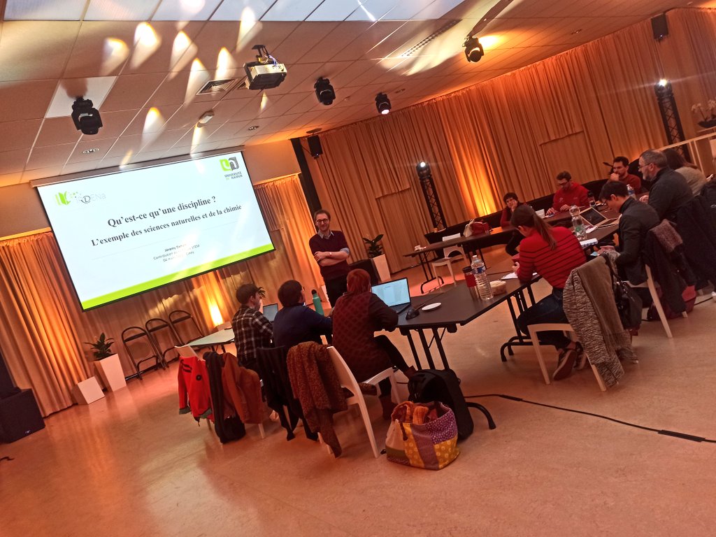 Julie Henry tweet media