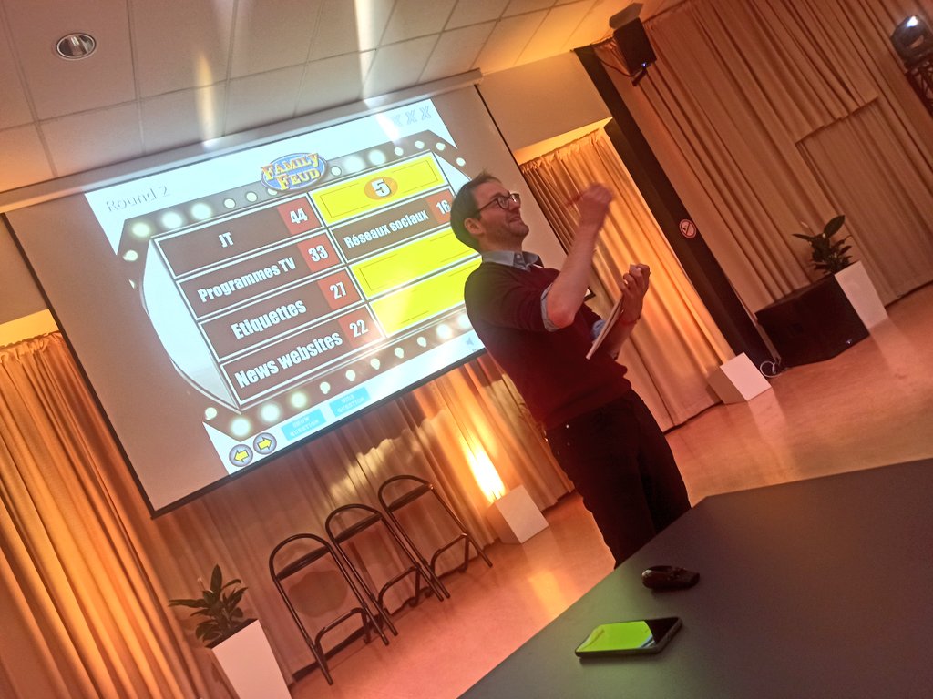 Julie Henry tweet media