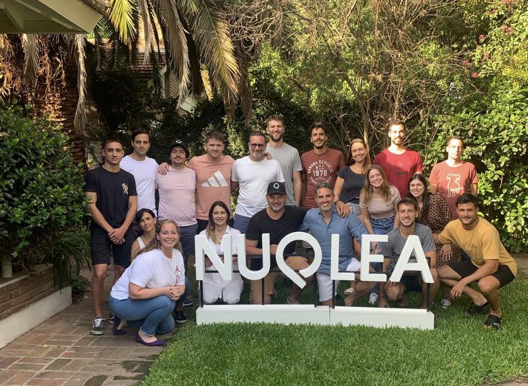 Que buen día de laburo hoy en Casa NUQLEA con el crack de <a href="/woloski/">Matias Woloski</a> 
Agradecidos y orgullosos de tener a Matias y <a href="/yenkel/"></a> como Tech Advisors de NUQLEA.

Que buena forma de cerrar la semana!!! 🤜🤜🤜🤜💪💪💪💪💪🚀🚀🚀🚀🚀🚀🚀