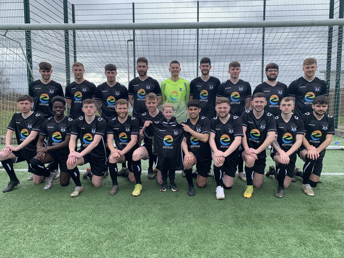 Delighted to welcome Neil McDonald to Kemnay to present our new home kit, kindly sponsored by eGroup Ltd in Kintore. Thank you so much for the support from all of us. 👏🏻👏🏻