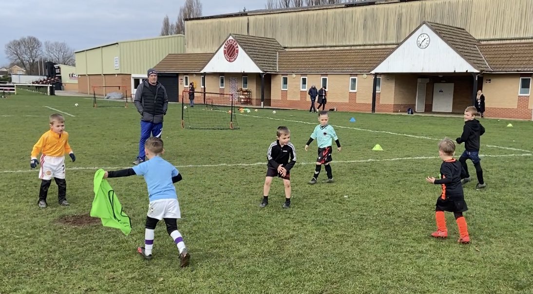 FCEHull's tweet photo. Superb session this morning with the #FoundationStage2 and #Year1 Pupils!

🏃‍♂️ #FundamentalMovements 
👋 #TigGames
⚽️ #SmallSidedGames
5️⃣ #FiveASide #GameRealism

🎨 Lots of amazing artistry, skills and dribbles!

❌ No Standing Still
❌ No lines
❌ No wasting time

🔴⚫️🔴⚫️🔴 https://t.co/u1o4huel7z