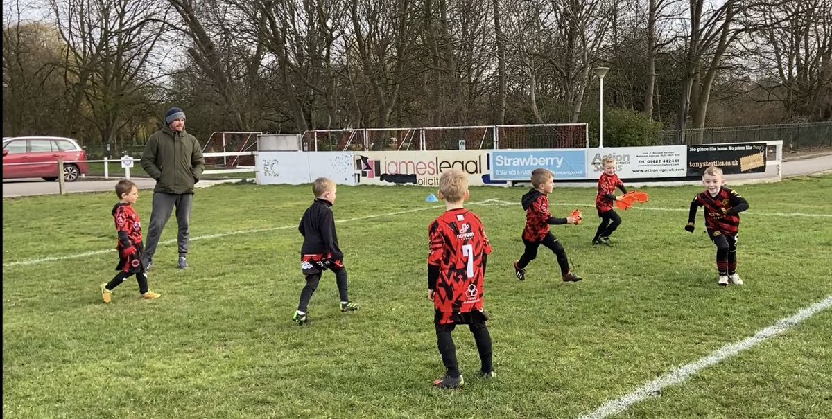 FCEHull's tweet photo. Superb session this morning with the #FoundationStage2 and #Year1 Pupils!

🏃‍♂️ #FundamentalMovements 
👋 #TigGames
⚽️ #SmallSidedGames
5️⃣ #FiveASide #GameRealism

🎨 Lots of amazing artistry, skills and dribbles!

❌ No Standing Still
❌ No lines
❌ No wasting time

🔴⚫️🔴⚫️🔴 https://t.co/u1o4huel7z