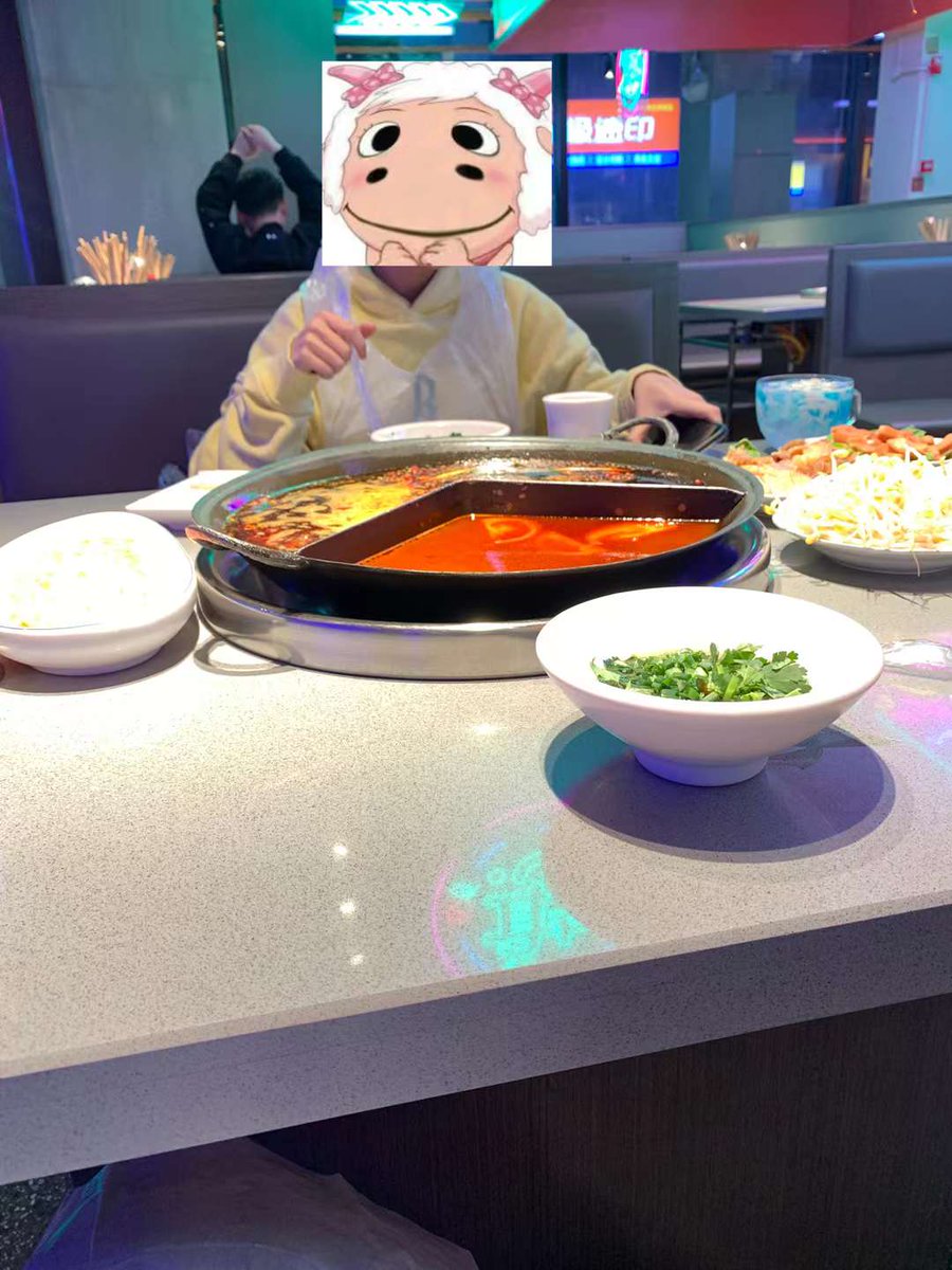 xiaxia2826's tweet photo. 和我最爱的宝贝吃饭 https://t.co/RS4o4sq59c