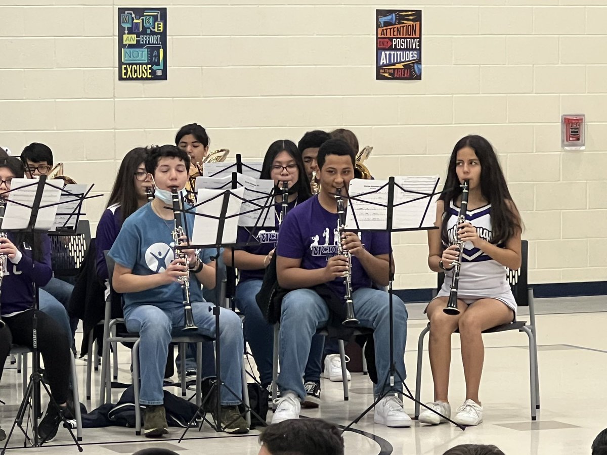 RangeElementary's tweet image. McDonald Middle School Band came to visit our 5th graders. We have many excited students looking forward to being part of the MMS Band. Plus, we love being able to see former Range students and hearing about all of their accomplishments they have achieved. 🤩@mesquiteisdtx