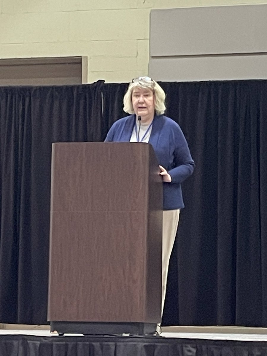 richbacolor's tweet image. Learning about the history and science of the Mackinac Bridge from civil engineering pioneer Kim Nowack. @MSTAMich #ExploreMichigan #explorescience #msta2023