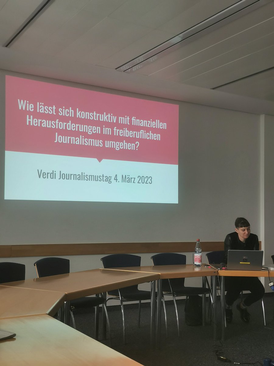 Mit 4 von 26 Leuten ist relevanzreporter.de beim <a href="/djuverdi/">dju in ver.di</a> Journalismustag (Thema: #konstruktiverjournalismus). Jetzt lerne ich von <a href="/PascaleMller/">Pascale Müller</a>, später darf ich als Gründerin auf dem Podium mit über konstruktiven #lokaljournalismus reden. Sprich uns gerne an! 
#JT23