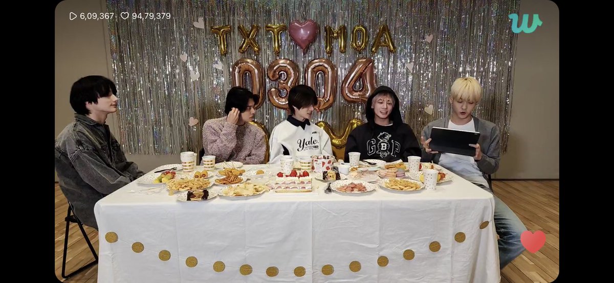 Yeonjunies_UvU's tweet photo. My txt 🥺💗
Happy 4th anniversary loves 🫶
#4YEARSWITHTXT https://t.co/74kL81sq1Q