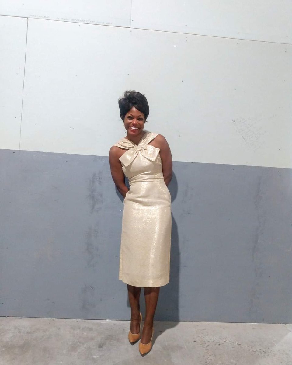 Cheli_Smith's tweet photo. 📸🎥🎭📻📺🎬
#flashbackfriday  #tvfilm #cameoshots #godfatherofharlem #mgmplus #workingactress #nycactors #havingfunatwork #onset

On the Set of God Father of Harlem portraying a Geechee Club Wife.
Special classic vintage costume that it was an honor to wear. 
ThankU @mgmplus ! https://t.co/pFUc0vxuz5
