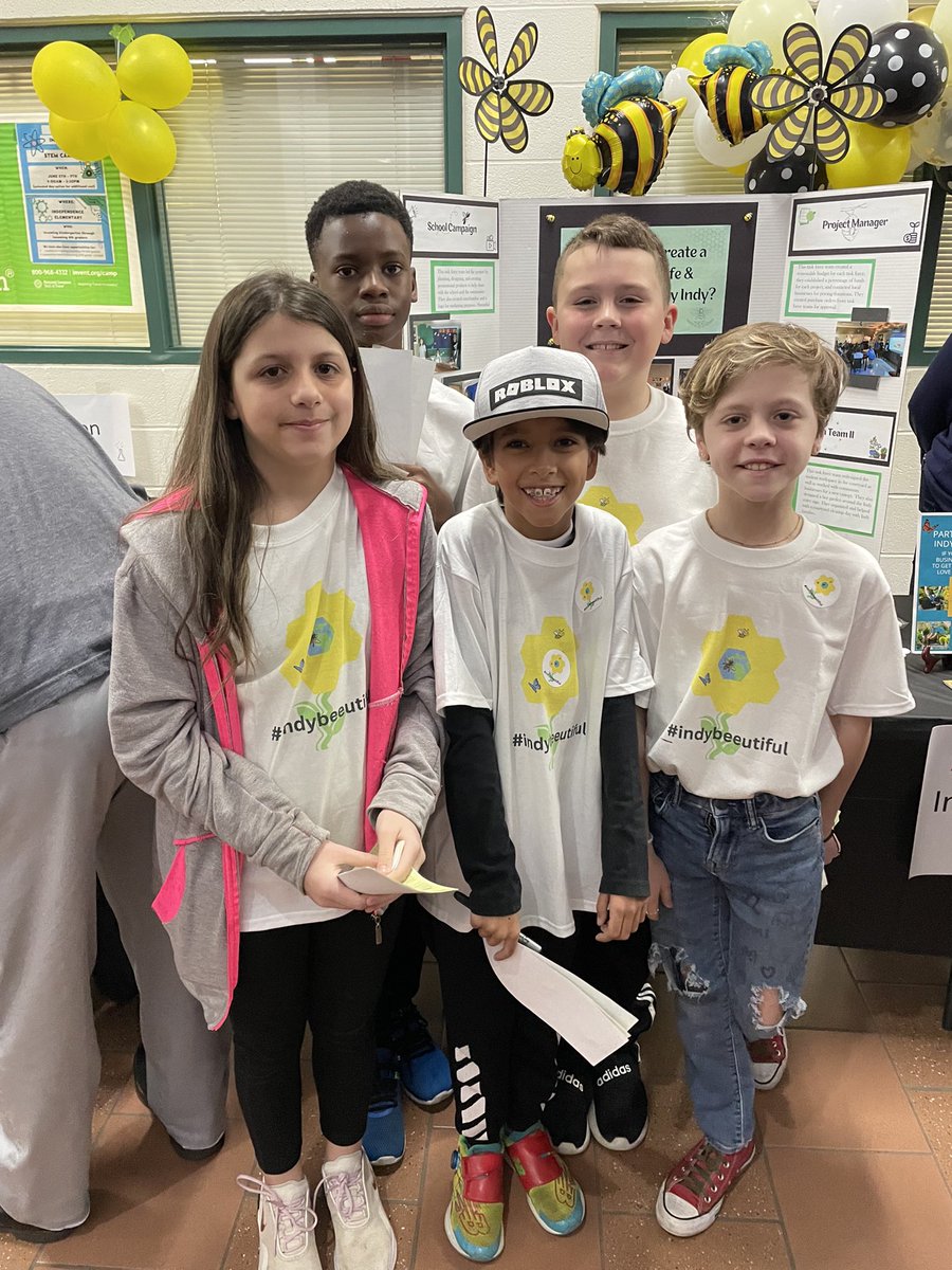 MrsGarman24's tweet photo. 5th graders from @INDY_Lakota lead a booth displaying our #indybeeutiful project which included inviting the community to make kindness rocks to be in a rock garden in our courtyard. 🐝🦋🌾 Pi Day is always a hit! @LakotaDistrict https://t.co/5jGKpCIX3t