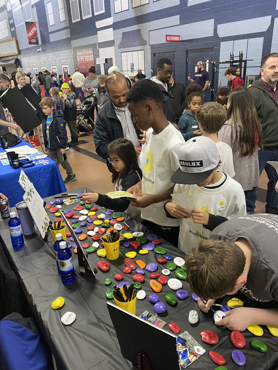 MrsGarman24's tweet photo. 5th graders from @INDY_Lakota lead a booth displaying our #indybeeutiful project which included inviting the community to make kindness rocks to be in a rock garden in our courtyard. 🐝🦋🌾 Pi Day is always a hit! @LakotaDistrict https://t.co/5jGKpCIX3t
