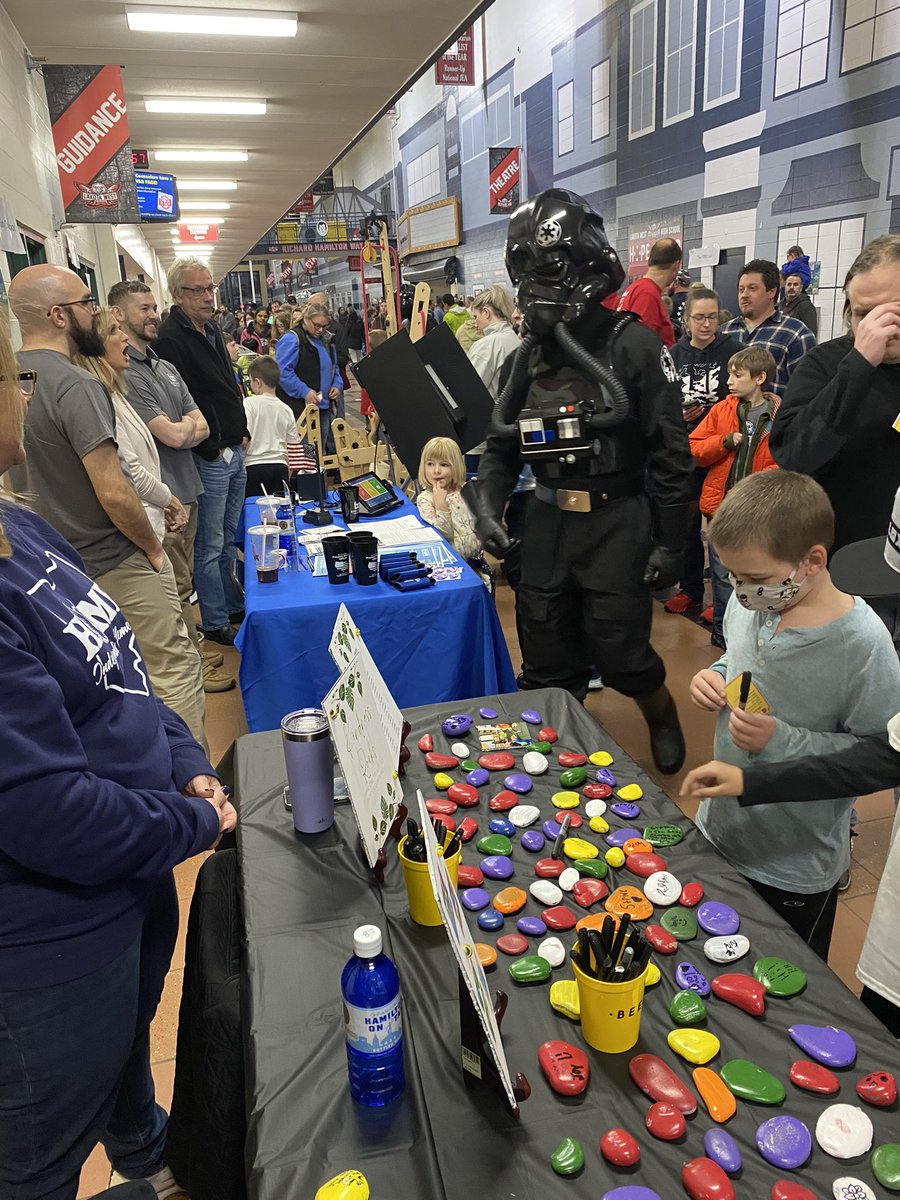 MrsGarman24's tweet photo. 5th graders from @INDY_Lakota lead a booth displaying our #indybeeutiful project which included inviting the community to make kindness rocks to be in a rock garden in our courtyard. 🐝🦋🌾 Pi Day is always a hit! @LakotaDistrict https://t.co/5jGKpCIX3t