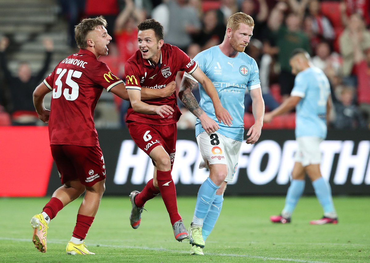 Massive +3 at home. What a night in front of the best fans in the league ❤️ @AdelaideUnited