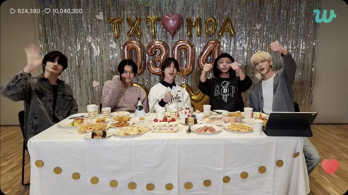 txt_tae_oo0's tweet image. おめでとう
これからもずっと5人が
笑顔で幸せに活動出来ますように

#투바투와함께한4년내일도함께할우리
#ToFOUReverlandWithTXT