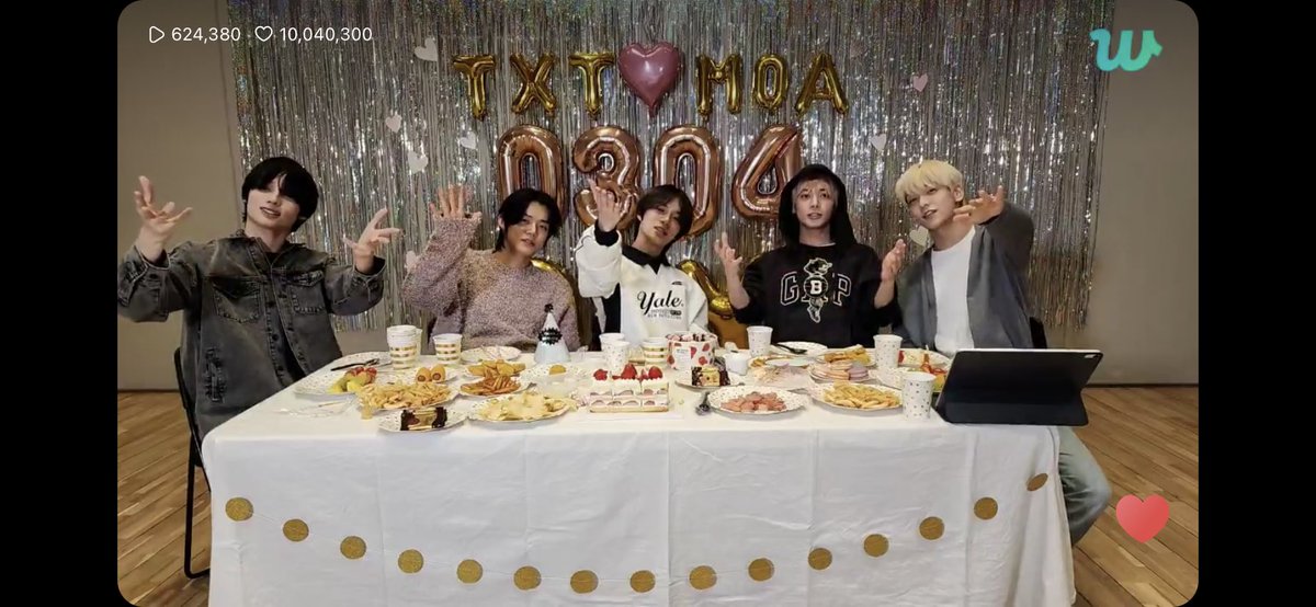 txt_tae_oo0's tweet image. おめでとう
これからもずっと5人が
笑顔で幸せに活動出来ますように

#투바투와함께한4년내일도함께할우리
#ToFOUReverlandWithTXT