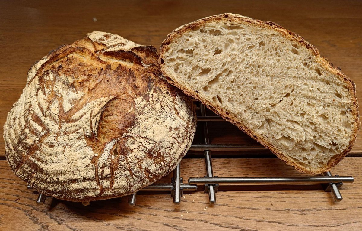figheaded's tweet photo. 🍞 🥖🍞🥖🍞🥖 #bread https://t.co/nnPzXgrqL2