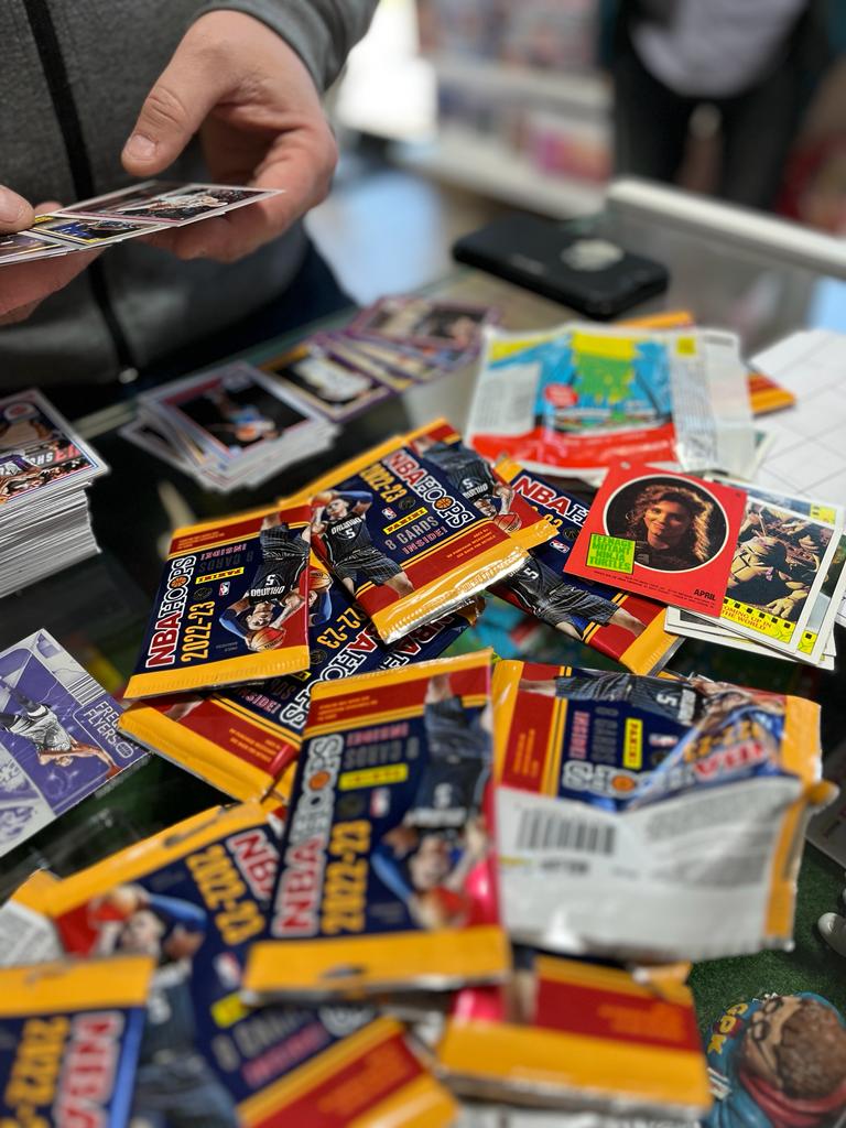 MCollectorsMars's tweet photo. #champdebataille 🏀 en cours @jeromexavier_fr chez @MCollectorsMars ! 😀 #NBACardsAddict #Nbacards #jalengreen #paolobanchero #blakewesley /59 ! #Tmnt #tradingcards #break #basketball Réservez pour le 12 mars ici Évent Mondial ! https://t.co/ckDSkc8IZG #Panini #score #soccer https://t.co/HO4jbSF0yQ