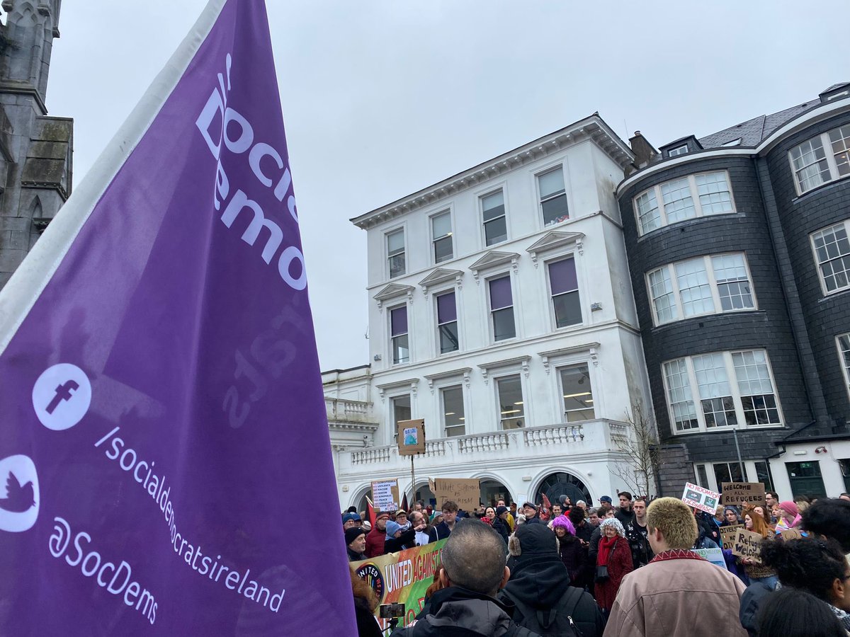 SaoirseMackin's tweet photo. No better way to spend your birthday than to stand up to facists✌️

#DiversityNotDivision 
#RefugeesWelcome 
#NazisNotWelcome 
#StandUpToRacism 
#IrelandForAll 
#HousingForAll 
#HealthcareForAll https://t.co/AE3jwrAxPr