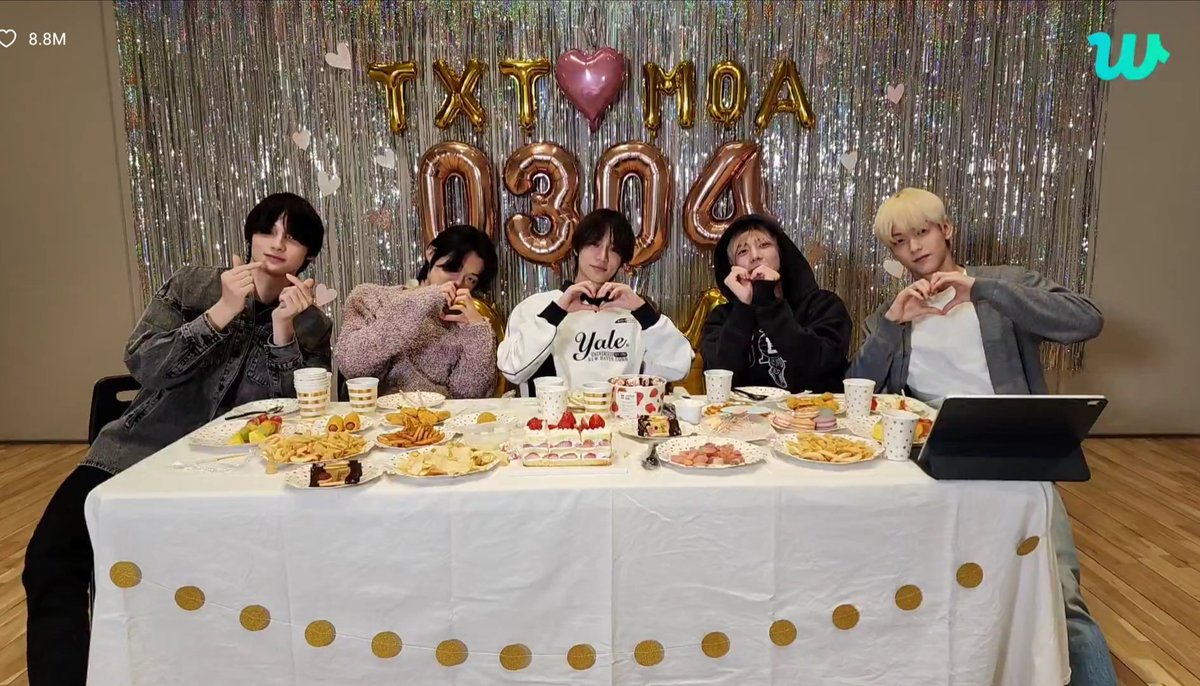 3rainbow4's tweet image. Mis txt, love you~ ♡

#TXT_4th_Anniversary 
#ToFOUReverlandWithTXT 
#투바투와함께한4년내일도함께할우리