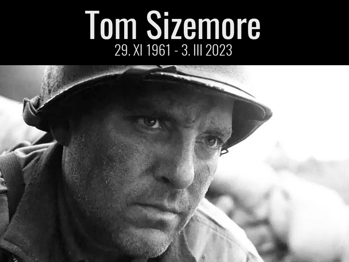 FqYTTroWYAErIr3?format=png&name=small