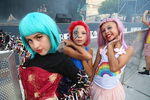 Sondeo Tuitero 

Está de acuerdo que a los niños les inculquen la ideología de género y la doctrina LGBTI?

NO: 🔄
SÍ: ♥️
