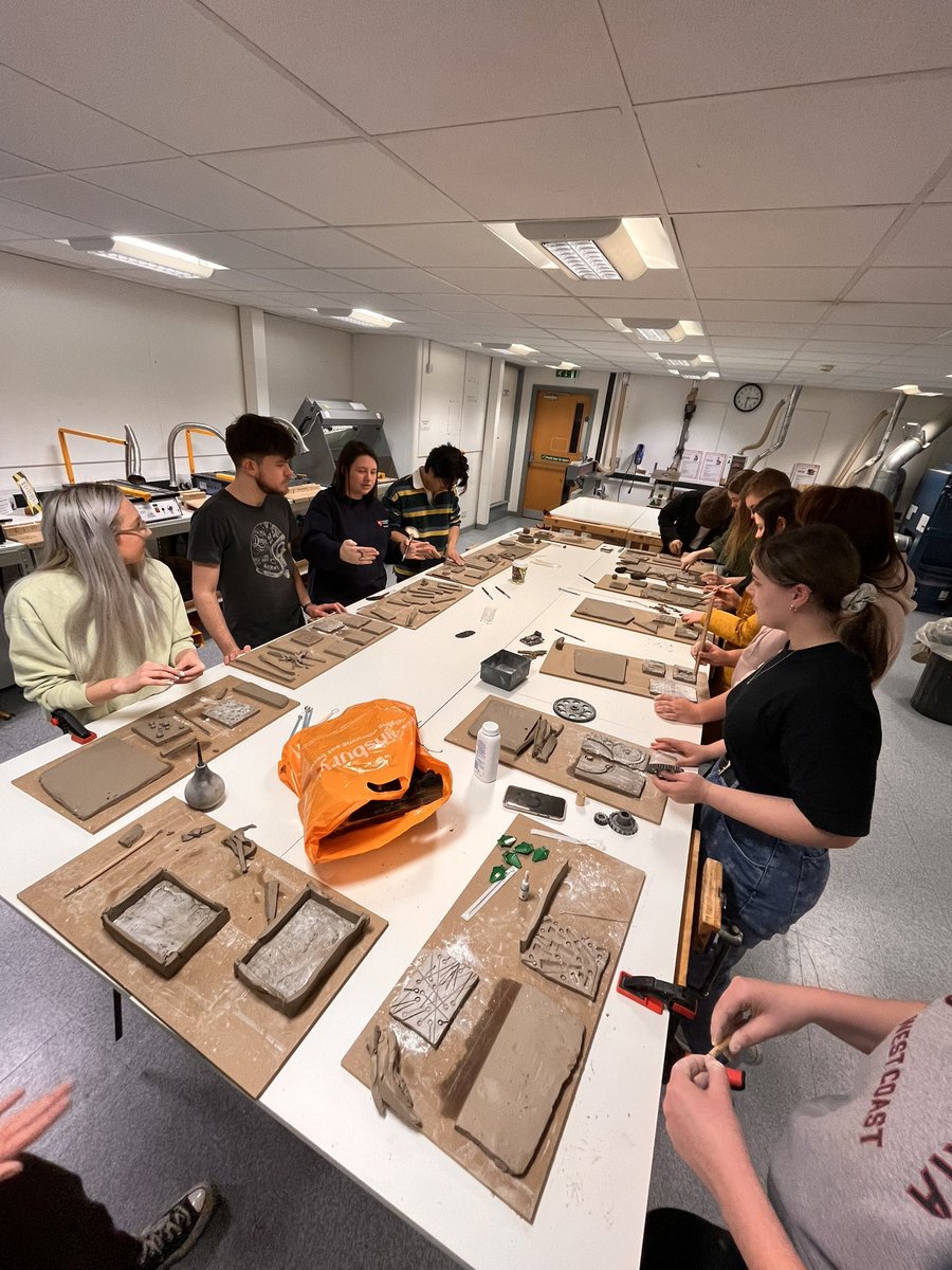 kerry_truman's tweet image. speaking of #NTUmakers.. we hosted another episode of the #MondayMakers extra-curricular adventures at the start of this week.. and it was mark making in clay alongside a masterclass in #plasercasting.. the people I work with in the #modelmaking workshop are pretty EPIC..!? 🙌