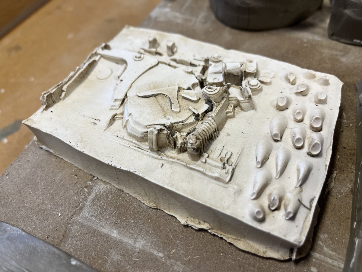 kerry_truman's tweet photo. its not until you get the tiles de-moulded that you can see the EPIC detailing picked up by the mark making each student created.. a big thank you to all the @NTUadbe students who came along and to our #NTUmakers student helpers.. #modelmaking #architecturemodels #NTUcommunity 🙌 https://t.co/4NuUWNqbZX