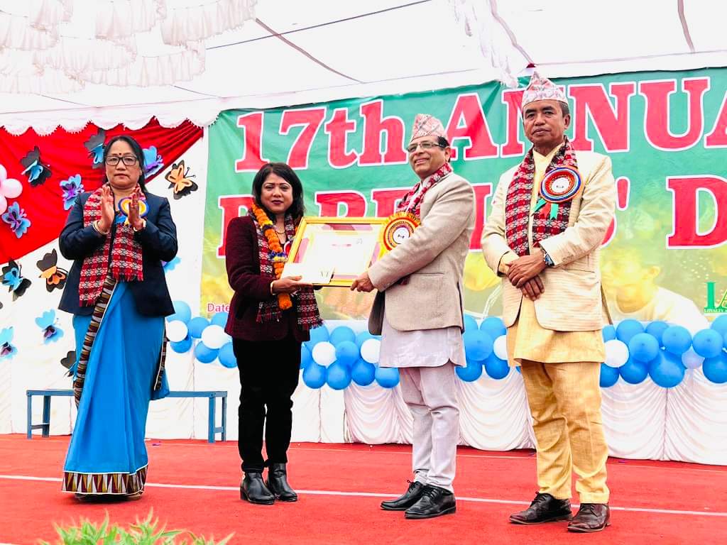 सञ्चारिका समूह नेपालको निवर्तमान केन्द्रीय सदस्य तथा नागरिक दैनिकमा कार्यरत पत्रकार रुवी रैनियार लोयल्टी पत्रकारिता सम्मान २०७९ बाट सम्मानित हुनु भएकोमा संस्थाको तर्फबाट हार्दिक बधाई तथा शुभकामना छ ।