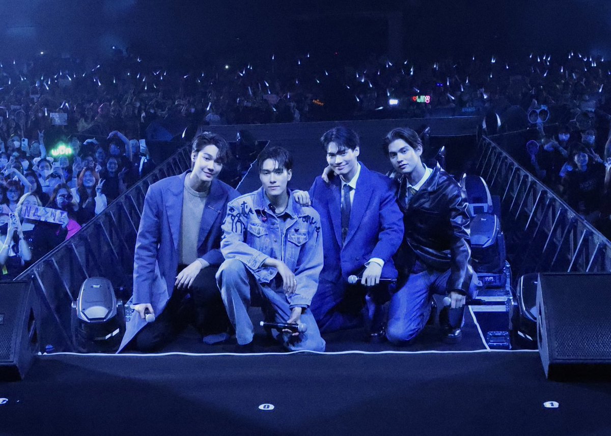 GMMTV's tweet photo. ขอบคุณแฟนๆเวียดนาม
ที่รักและซัพพอร์ตพวกเราเป็นอย่างดี
วันนี้ทุกคนน่ารักมาก ประทับใจที่สุด
Thank you to all the fans in Vietnams. 
The four of us are grateful for your incredible love and support. Everyone is fantastic today!  You guys have blown us away 😘
#ShootingStarinVietnam https://t.co/rK2tfXYCAu