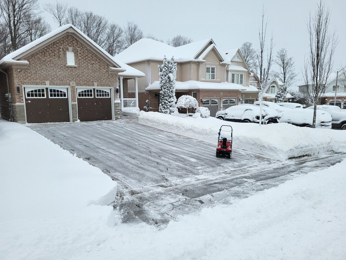 Thank you #Toro you just made my #TTime☕ #snowbeast #snowgobbler #ontariostorm #ontarioweather #Ontario #Ontariowinters #Canada #Canadawinter #Canadawinterstorm #Torosnowblowers