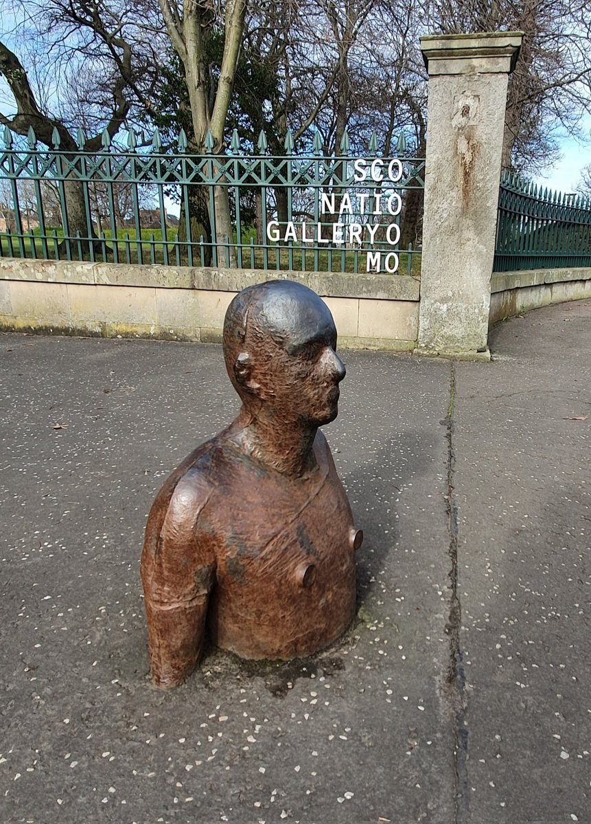 puffedtweet's tweet photo. OK, it's sunny, but hardly taps aff weather.
What do mean, you're pure meltin'?
#ModernOne
@NatGalleriesSco https://t.co/A1LOnqKvQ3