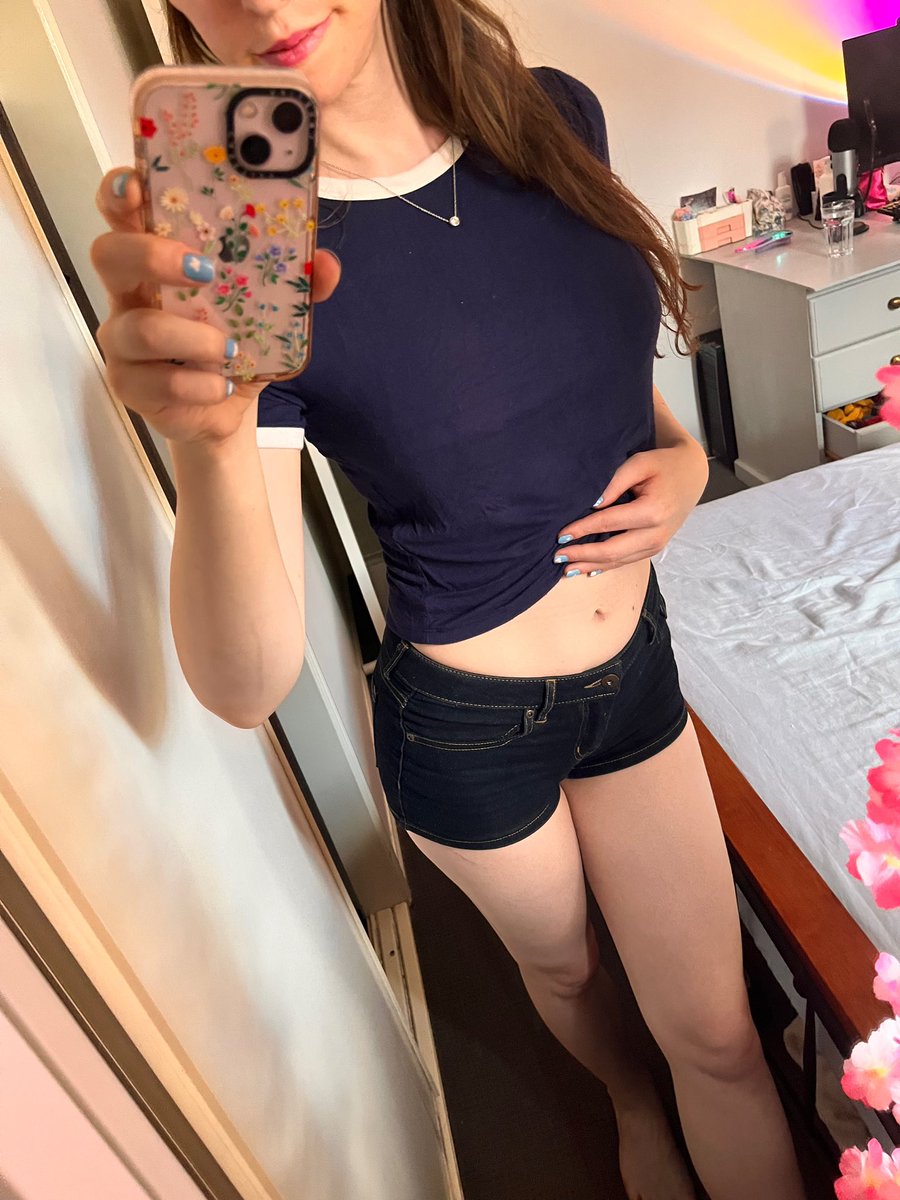 RoseHathaway80's tweet photo. Sleep well everybody  💖 https://t.co/VgNflrtrS1