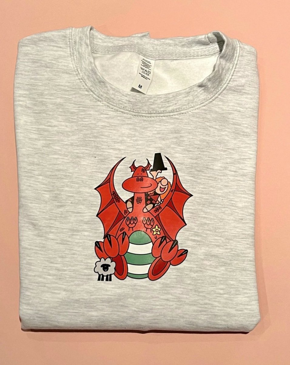 D is for Dragon .... our most popular sweatshirt is the Dragon Rider 🏴󠁧󠁢󠁷󠁬󠁳󠁿 this design is also available on hoodies,t-shirts, mugs, notebooks and as a print
#AlphabetChallenge #MHHSBD #welshdragon