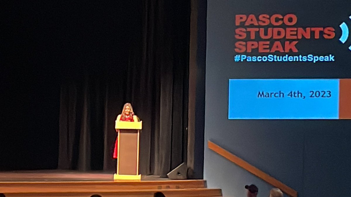 DanielleVarcardipone tweet media