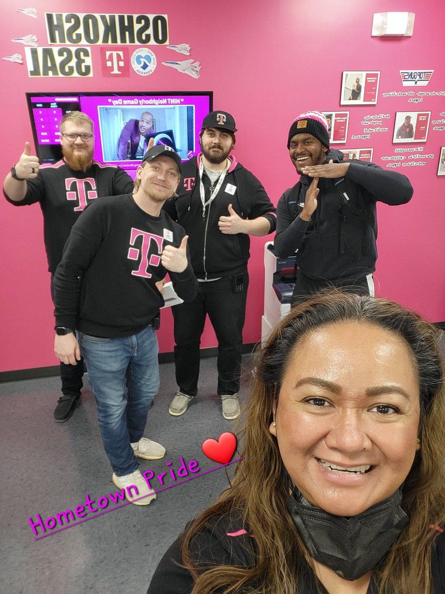 Oshkosh is the home of the world's largest airshow. Also the home of these T-mobile TopGuns. Showing #hometownpride <a href="/gnugent28/">Gareth Nugent</a> <a href="/JohnLoughren/">John Loughren</a> <a href="/scguck/">Scott Guckenberger</a> <a href="/ItS34n/">Sean Robinson</a>