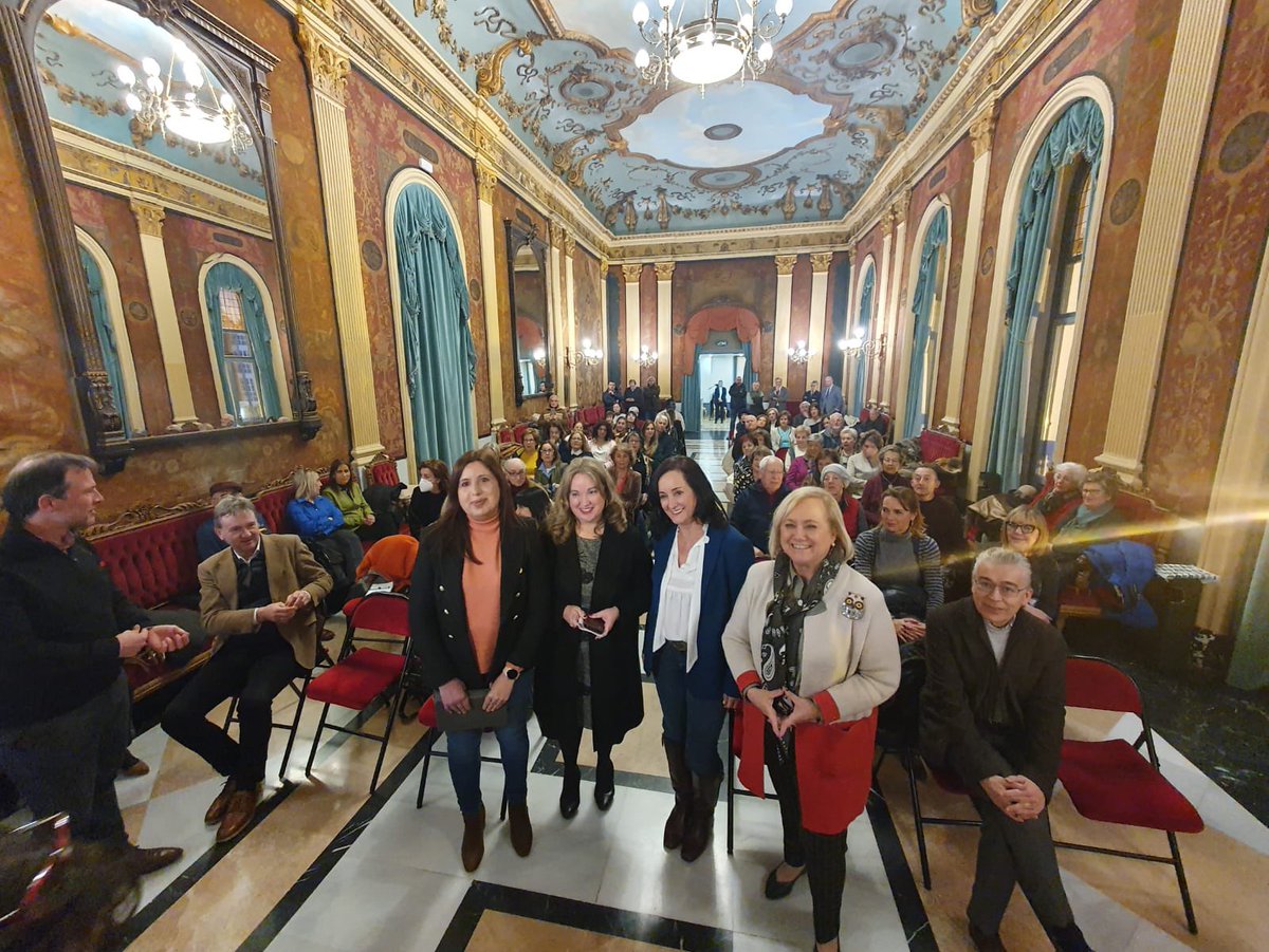 📸 Ayer tuvo lugar el acto, “otro feminismo”, en el que se dieron cita la candidata a la alcaldía de #Burgos, <a href="/cris_ayala_/">Cristina Ayala</a>, <a href="/Proserpinasb/">Lupe Sánchez</a>, <a href="/cherines_pp/">Mercedes Fernández</a> y <a href="/EdurneUriarte/">Edurne Uriarte</a> 

Gracias por vuestras palabras y por demostrar que, otro feminismo basado en la igualdad es posible 👏🏽