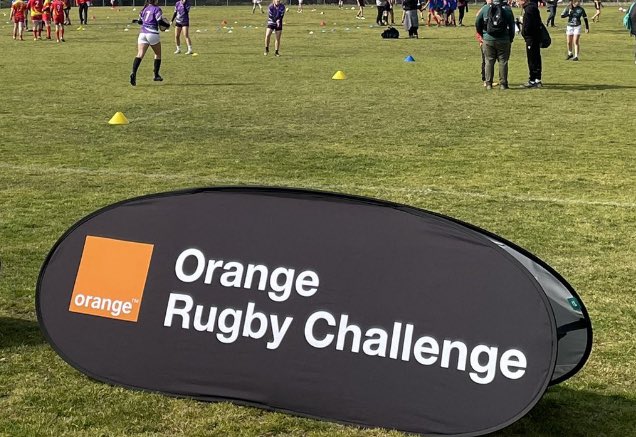 LaurieBeauge's tweet photo. 🏈 #OrangeRugbyChallenge Aujourd’hui à @Saintes pour la finale des phases régionale garçons de secteur 17, 33 
Un défi sportif et éducatif avec un nouvel atelier «sensibilisation des jeunes aux risques du numérique» en partenariat avec @FranceRugby et @tralalere #ORC2023 https://t.co/s209hxwdgS