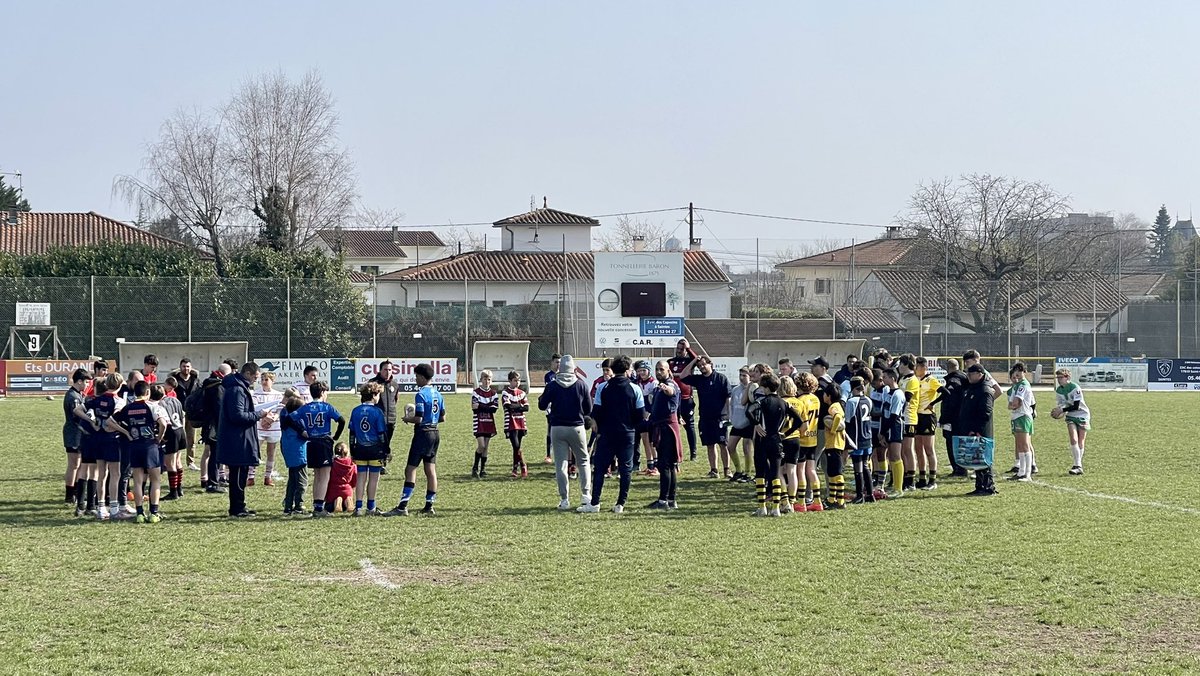 LaurieBeauge's tweet photo. 🏈 #OrangeRugbyChallenge Aujourd’hui à @Saintes pour la finale des phases régionale garçons de secteur 17, 33 
Un défi sportif et éducatif avec un nouvel atelier «sensibilisation des jeunes aux risques du numérique» en partenariat avec @FranceRugby et @tralalere #ORC2023 https://t.co/s209hxwdgS