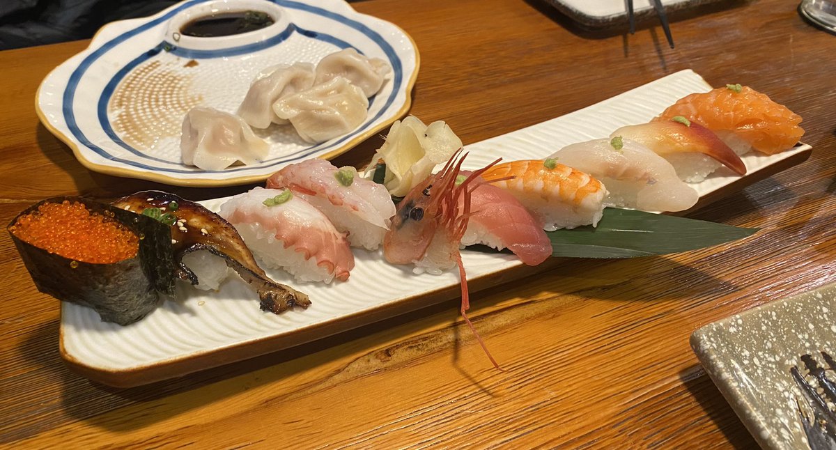 ひさびさのお寿司98元🍣
意外にもかっぱ寿司くらい美味しかったです😋