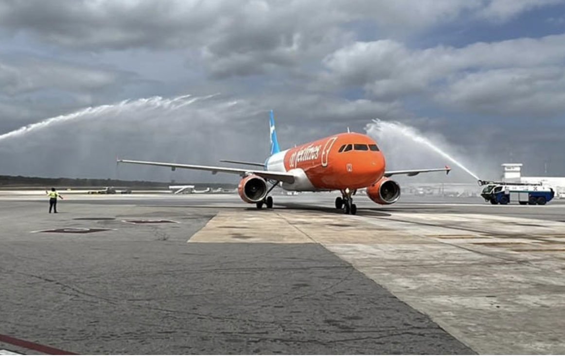 Thank you for the warm welcome to the state of #QuintanaRoo Governor <a href="/MaraLezama/">Mara Lezama</a> we are excited to contribute to the economy and economic growth of the state. #Canadians love to come and visit the beautiful beaches, enjoy the culture and soak in the sun. #CanadaJetlines