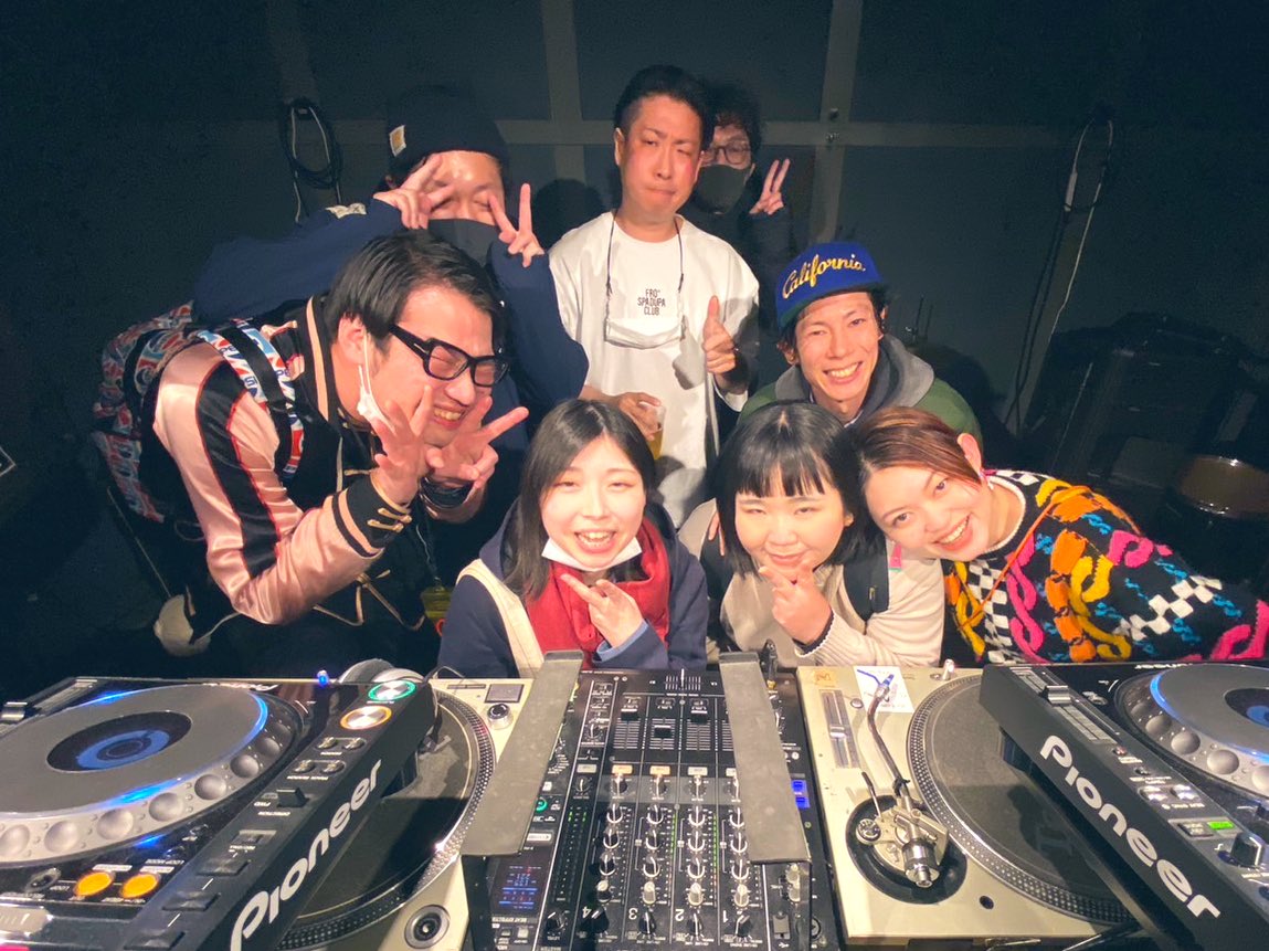 mogranbarnano's tweet photo. mogran'BAR19周年回ありがとうございました! 20年目もよろしくお願いします!(MIWくん先に帰らないでください)

次回は4/15! 詳細後日! https://t.co/B7eETSbW78
