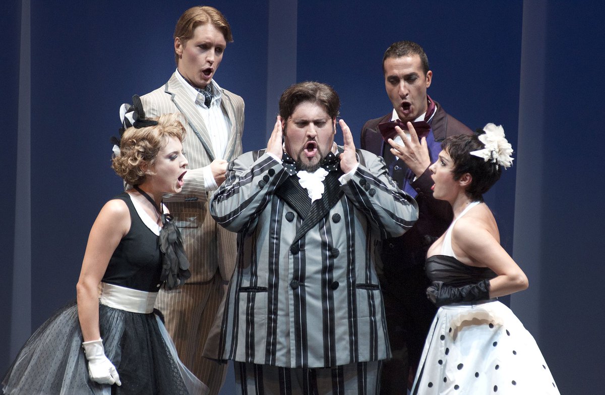 Rof_Pesaro's tweet photo. ๐บ Questa sera alle 21.30 su @ClassicaHD torna La gazzetta nella produzione del #ROF2015 di @MarcoCarniti. Sul podio @EnriqueMazzola con @NicolaAlaimo, Hasmik Torosyan, @VitoPriante e @R_Lupinacci.
#ROFGazzetta https://t.co/l7avVOYrxW