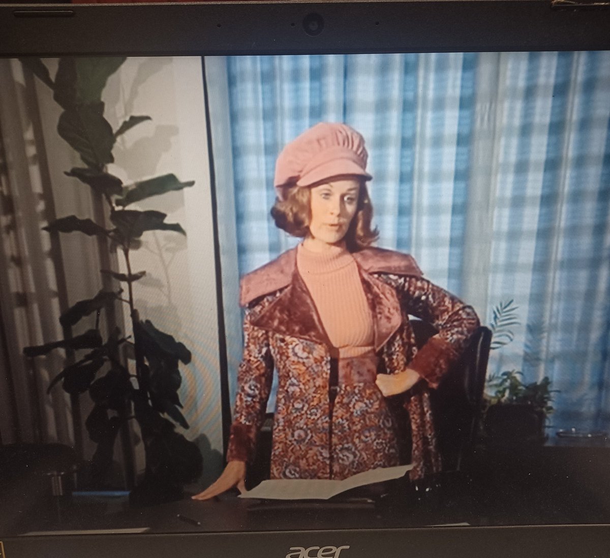 Kate_Caliope's tweet photo. Who would subscribe to my Fashion podcast reviewing the amazing outfits on Columbo? Because I just have so much to say!!! And I feel it's an untapped area! And the fashion is so fascinating!!!! https://t.co/fag78ongox
