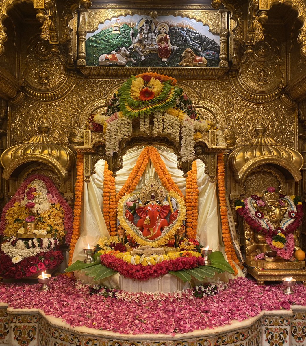 🙏 गणपती  बाप्पा मोरया 🌺मंगलमूर्ती मोरया 🙏०४/०३/२०२३ 
🙏Ganapati Bappa Moraya 🌺 Mangalmurti Moraya  🙏04/03/2023