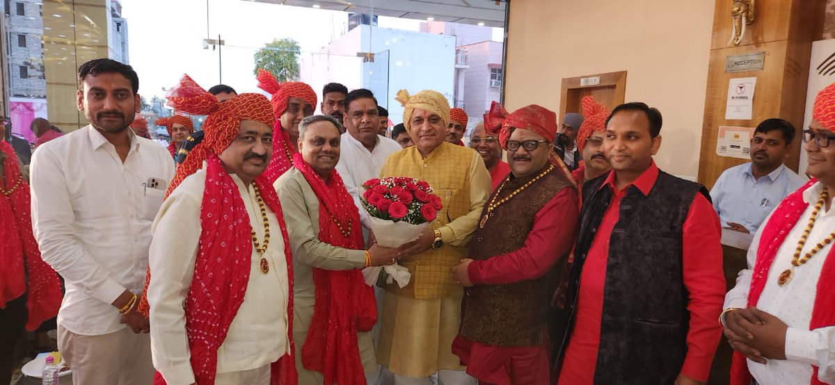 RanbirGangwa's tweet photo. आज अजीज संजय गोयल द्वारा सालासर धाम में आर एस जी रिसोर्ट में करवाए सुंदर कांड पाठ कार्यक्रम में शिरकत की और बालाजी का आशीर्वाद लिया I
@BJP4Haryana @BJP4India
#haryana #bjp #bjp2022 https://t.co/thzN3IXJu4