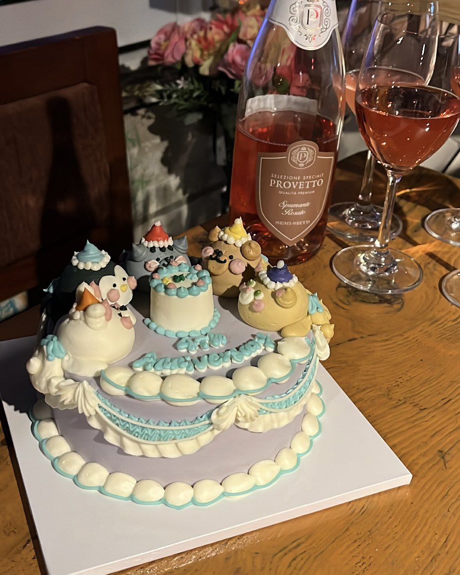 hatomi_sb's tweet image. おめでとう〜🎂💐

#투바투와함께한4년내일도함께할우리
#ToFOUReverlandWithTXT