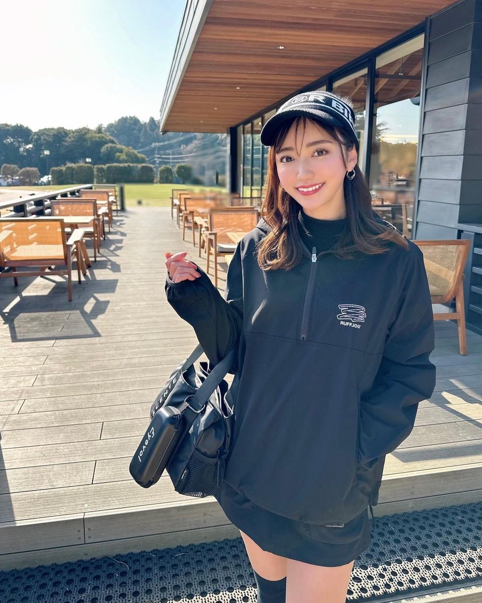 1797_candy's tweet photo. ❤️.  トップスはユニセックスで上下ともSサイズ着てるよー❤️.  🏌️‍♀️⛳️

❤️.  この日はウッド系がへなちょこで😭アプローチとパターでなんとか耐えた日！✨✨.  🏌️‍♀️⛳️

❤️.  久々歩きゴルフ楽しかったなぁ〜💕  🏌️‍♀️⛳️

 #ゴルフ好き #ゴルフ #ゴルフ女子 #コーディネート #ゴルフスイング #ゴルフ初心者 https://t.co/Os6bb4es8q