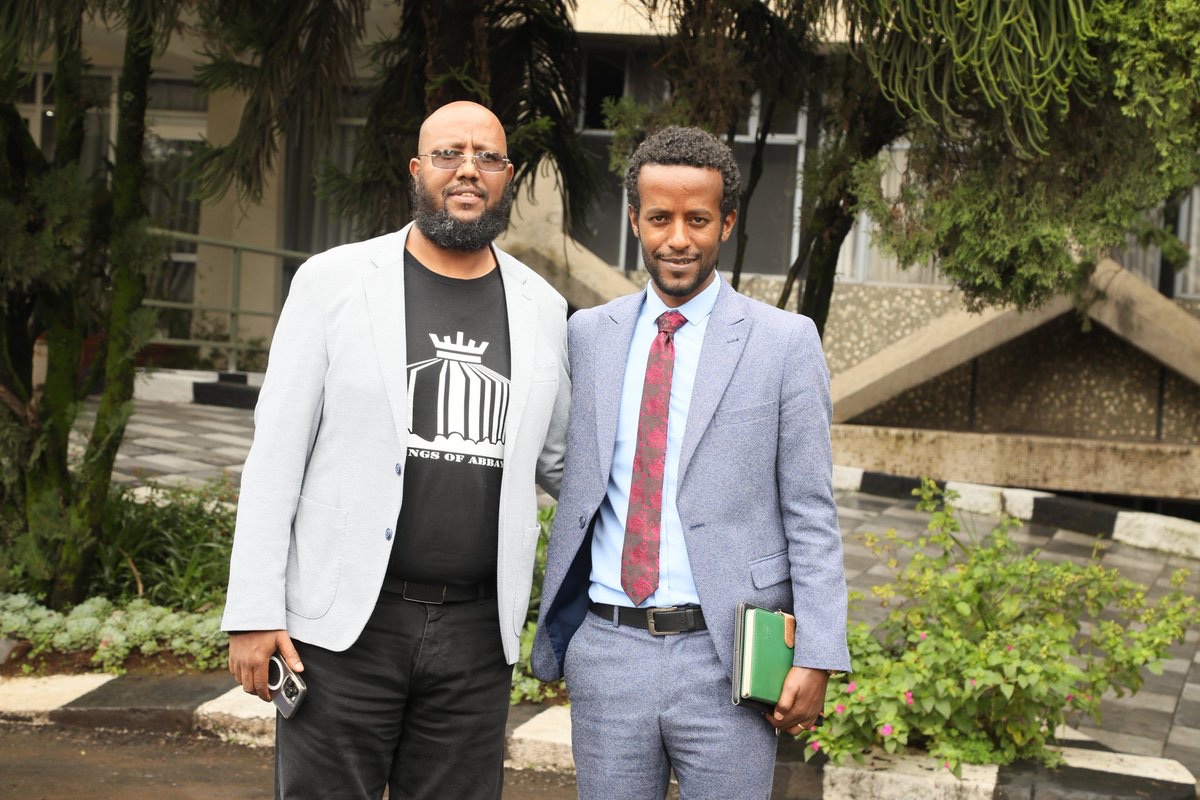 dessalegnmanaye's tweet photo. ከወንድሜ ከዓባይ ንጉሦች አዘጋጅ ኡስታዝ ጀማል በሽር ጋር ። 
በዓባይ ጉዳይ እያደረገ ያለውን ተጋድሎ ታሪክ በደማቁ ይሰንድለታል!
#Ethiopia
#GERD4All
@iyoba4u
@Sultan_Abagissa 
@TeshomeAbebe18 https://t.co/qvn51VCsAW
