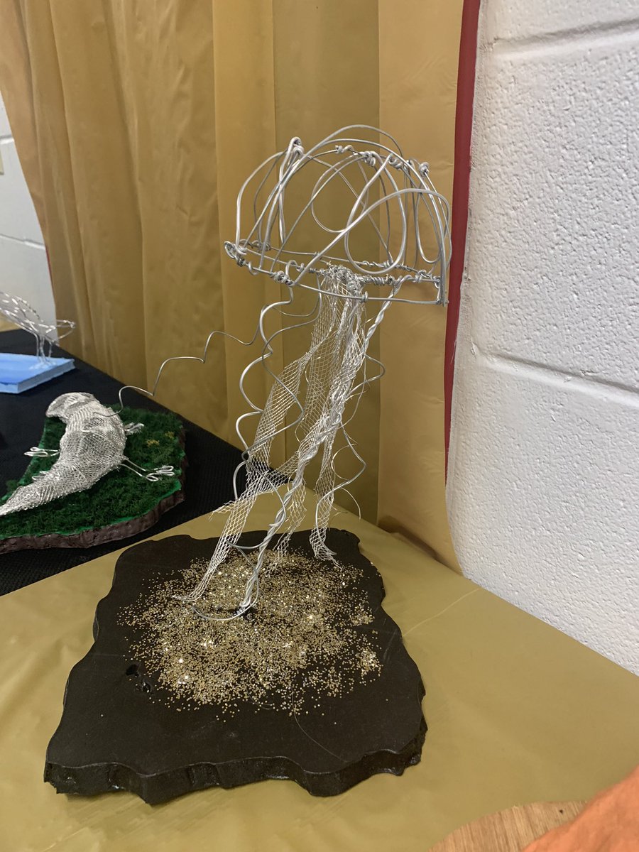 ReaganTeaches's tweet photo. Such a cool installation in the AHS art wing! @mribarraenglish, my student teacher and I were in awe at the amount of work and talent that went into this! @SFAHS_Bulldogs https://t.co/uf3HnFJtmw